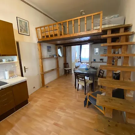 Charming Flat Old Vinohrady Apartamento Praga